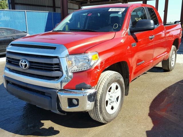 5TFUY5F18EX409496 - 2014 TOYOTA TUNDRA DOU RED photo 2