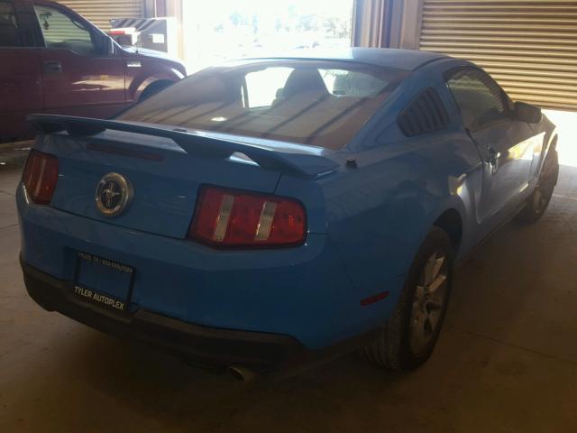 1ZVBP8AN7A5139654 - 2010 FORD MUSTANG BLUE photo 4