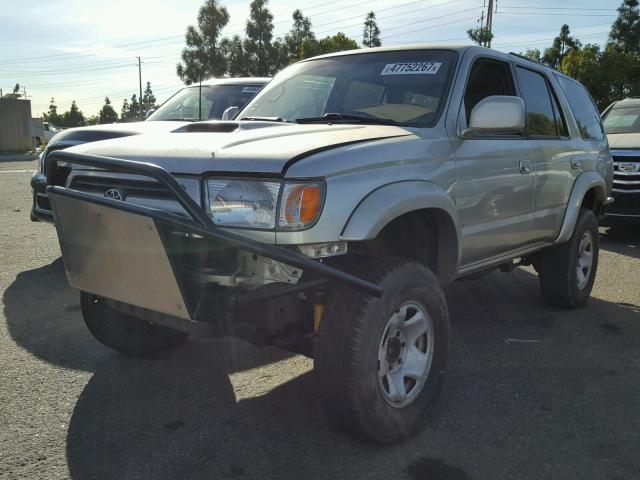 JT3GN86R3Y0154688 - 2000 TOYOTA 4RUNNER SR SILVER photo 2