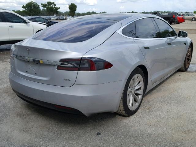 5YJSA1E25HF216915 - 2017 TESLA MODEL S Gümüş foto 4
