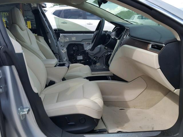 5YJSA1E25HF216915 - 2017 TESLA MODEL S Gümüş foto 5