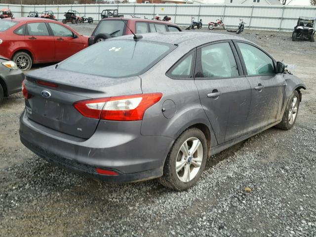 1FADP3F23DL358811 - 2013 FORD FOCUS SE CHARCOAL photo 4