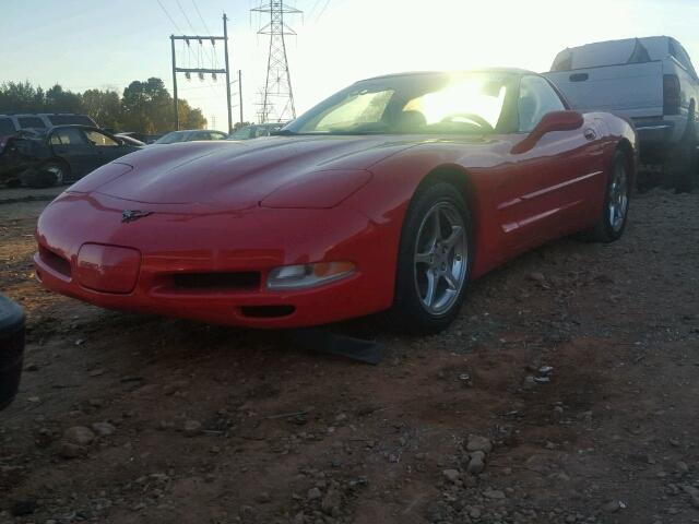 1G1YY22G525109554 - 2002 CHEVROLET CORVETTE RED photo 2