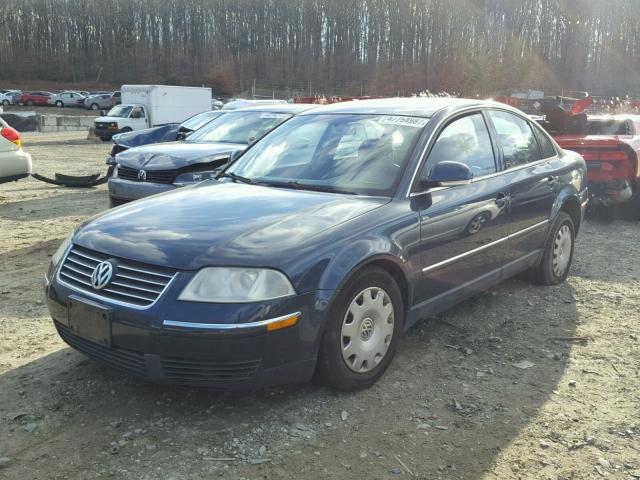 WVWMD63BX4E287068 - 2004 VOLKSWAGEN PASSAT GL BLUE photo 2