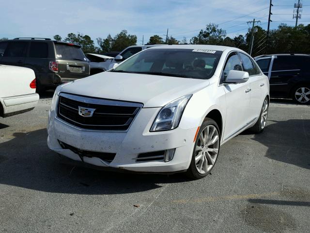 2G61M5S36H9138188 - 2017 CADILLAC XTS LUXURY WHITE photo 2