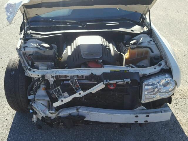 2C3KA63HX6H450144 - 2006 CHRYSLER 300C WHITE photo 7