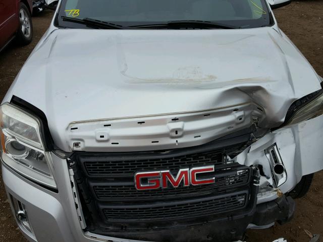 2CTALSEC5B6389632 - 2011 GMC TERRAIN SL SILVER photo 7