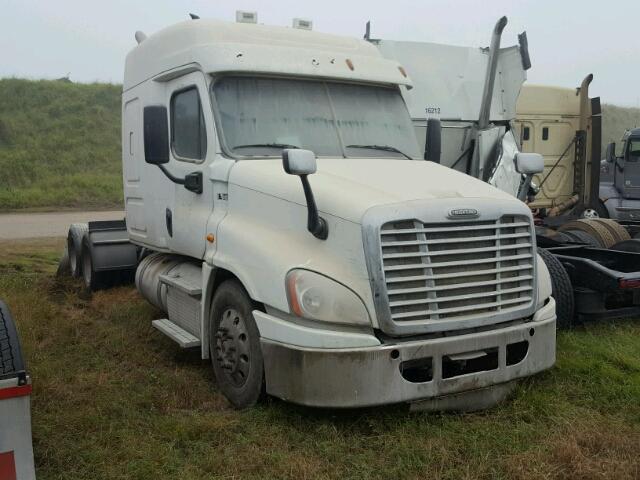 3AKJGLDV4GSHA8487 - 2016 FREIGHTLINER CASCADIA 1 WHITE photo 1