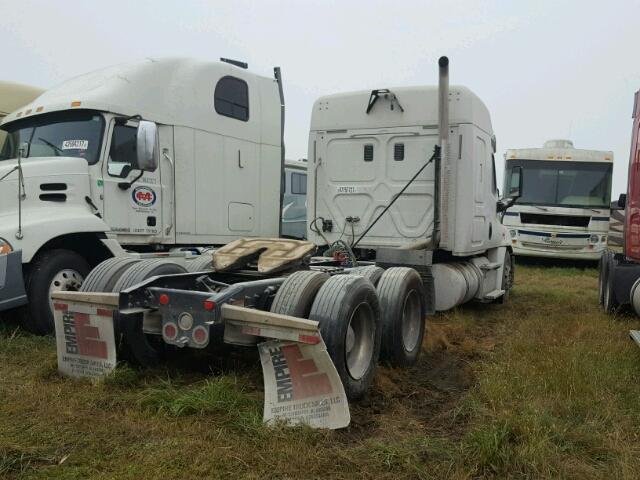 3AKJGLDV4GSHA8487 - 2016 FREIGHTLINER CASCADIA 1 WHITE photo 4