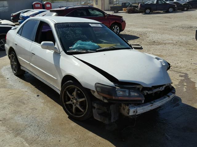 1HGCG5648WA247514 - 1998 HONDA ACCORD LX WHITE photo 1