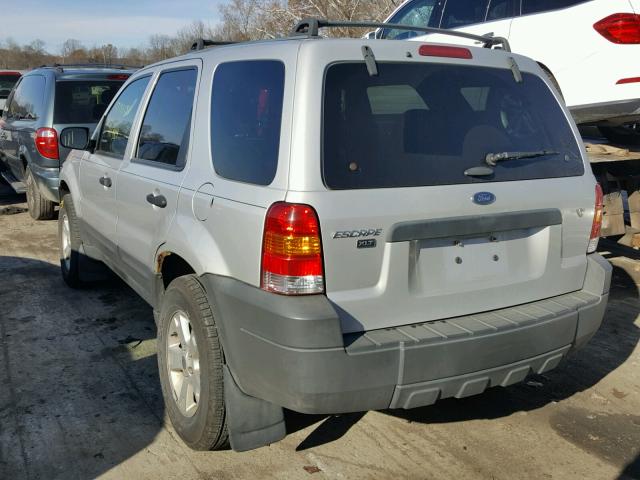 1FMYU93156KA38204 - 2006 FORD ESCAPE XLT SILVER photo 3