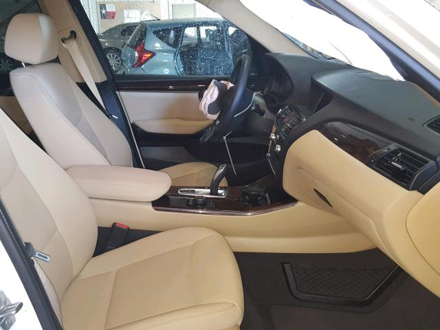 5UXWX9C59H0D96475 - 2017 BMW X3 XDRIVE2 WHITE photo 5