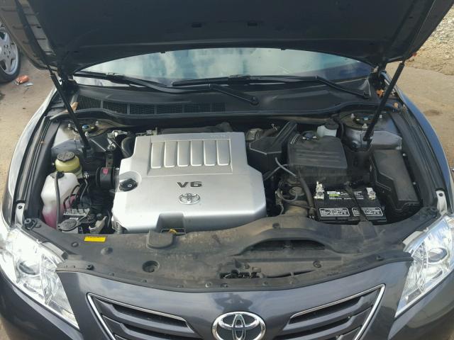 4T1BK46KX8U065280 - 2008 TOYOTA CAMRY LE ნაცრისფერი ფოტო 7