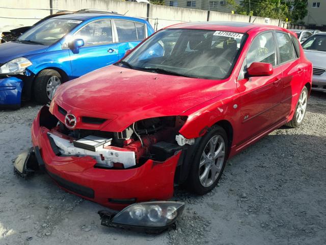 JM1BK343181817640 - 2008 MAZDA 3 HATCHBAC RED photo 2