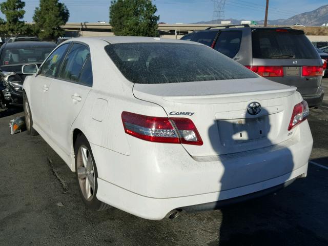 4T1BF3EKXBU594803 - 2011 TOYOTA CAMRY BASE WHITE photo 3