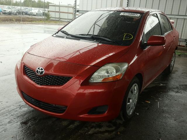 JTDBT923291304286 - 2009 TOYOTA YARIS RED photo 2