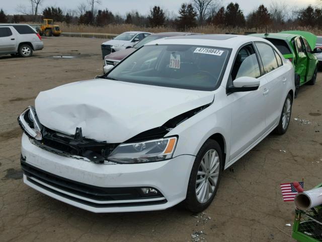 3VWD17AJ1FM201889 - 2015 VOLKSWAGEN JETTA SE WHITE photo 2