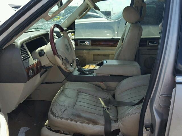5LMFU27R14LJ25472 - 2004 LINCOLN NAVIGATOR 银色 照片 5
