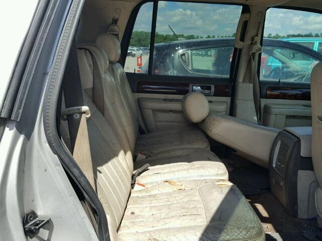 5LMFU27R14LJ25472 - 2004 LINCOLN NAVIGATOR 银色 照片 6