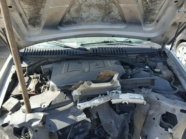 5LMFU27R14LJ25472 - 2004 LINCOLN NAVIGATOR 银色 照片 7