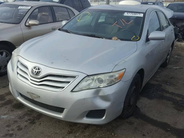 4T1BF3EK1BU211038 - 2011 TOYOTA CAMRY BASE SILVER photo 2