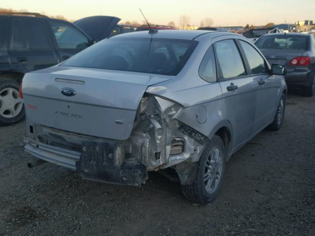 1FAHP35N59W120252 - 2009 FORD FOCUS SE SILVER photo 4