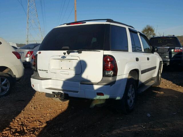 1GNDT13S552302852 - 2005 CHEVROLET TRAILBLAZE WHITE photo 4