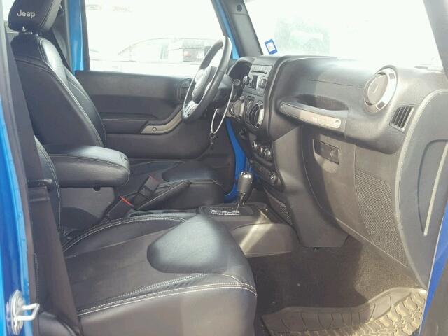 1C4BJWDG2GL201004 - 2016 JEEP WRANGLER U BLUE photo 5