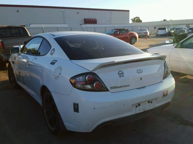 KMHHM66DX8U288193 - 2008 HYUNDAI TIBURON GS WHITE photo 3