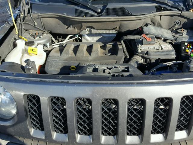 1C4NJRBB4DD279859 - 2013 JEEP PATRIOT SP GRAY photo 7