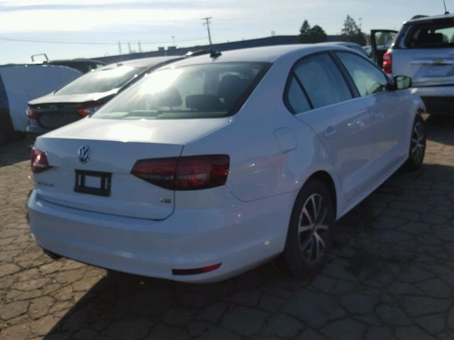 3VWDB7AJ3HM370408 - 2017 VOLKSWAGEN JETTA SE WHITE photo 4