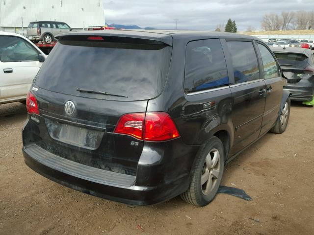 2V4RW3D15AR407691 - 2010 VOLKSWAGEN ROUTAN SE BLACK photo 4