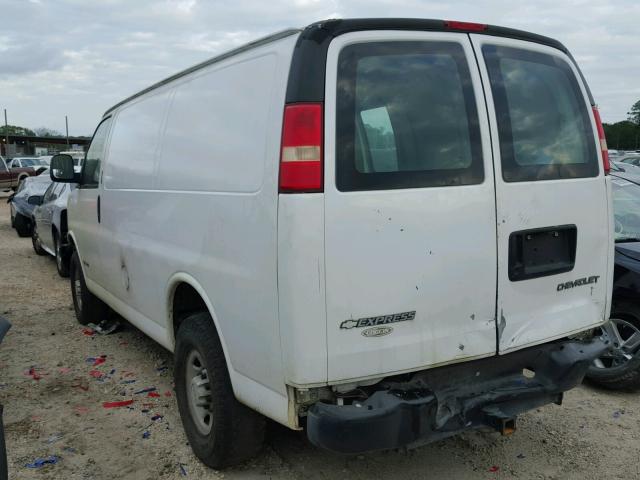 1GCGG25V261139317 - 2006 CHEVROLET EXPRESS G2 WHITE photo 3