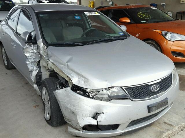 KNAFU4A25A5850052 - 2010 KIA FORTE EX SILVER photo 9