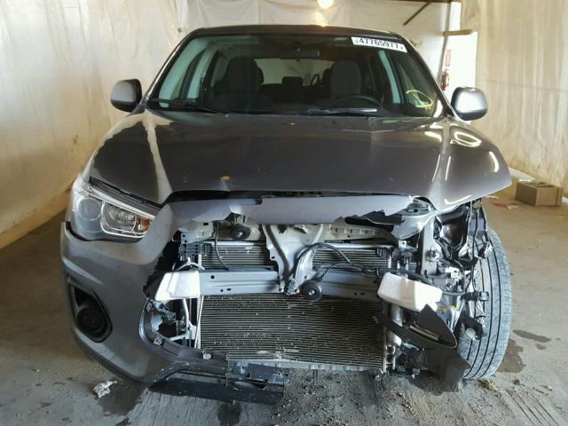 4A4AR3AU0FE031296 - 2015 MITSUBISHI OUTLANDER GRAY photo 9