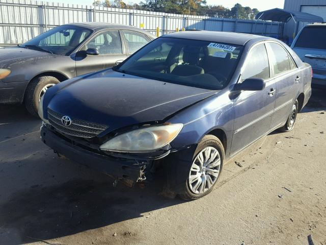 4T1BE32K32U568356 - 2002 TOYOTA CAMRY LE BLUE photo 2