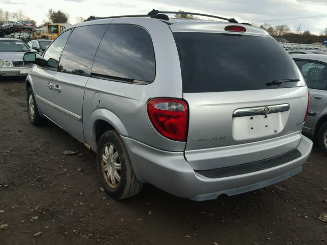 2C8GP54L45R601628 - 2005 CHRYSLER TOWN & COU SILVER photo 3