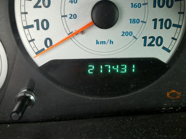 2C8GP54L45R601628 - 2005 CHRYSLER TOWN & COU SILVER photo 8