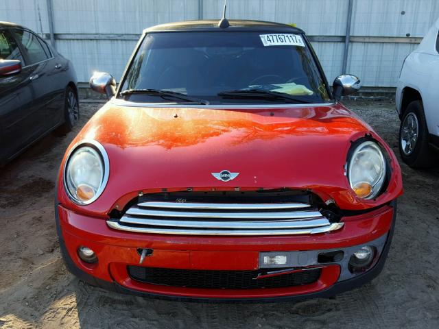 WMWMR33509TJ94263 - 2009 MINI COOPER RED photo 9