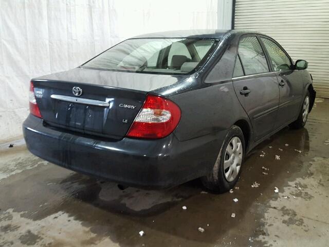 4T1BE32K42U634638 - 2002 TOYOTA CAMRY LE შავი ფოტო 4