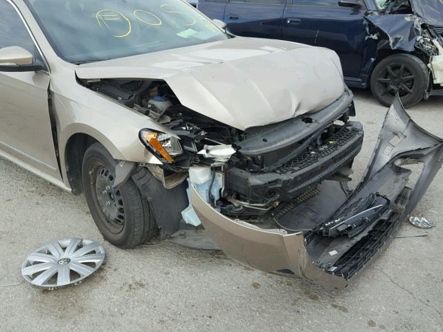 1VWAS7A39GC012637 - 2016 VOLKSWAGEN PASSAT S GRAY photo 10