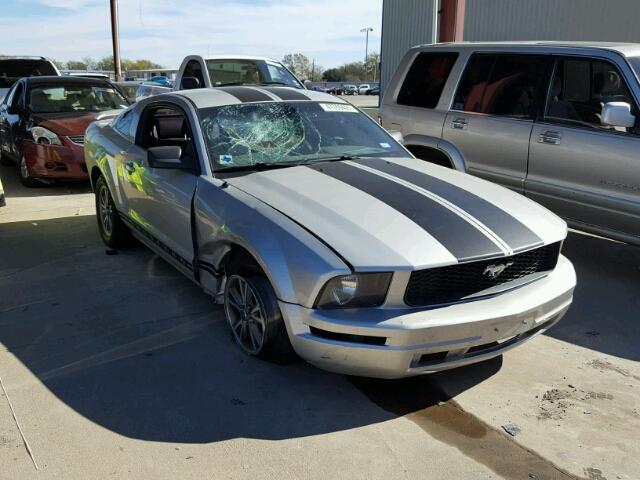 1ZVFT80N555108987 - 2005 FORD MUSTANG SILVER photo 1