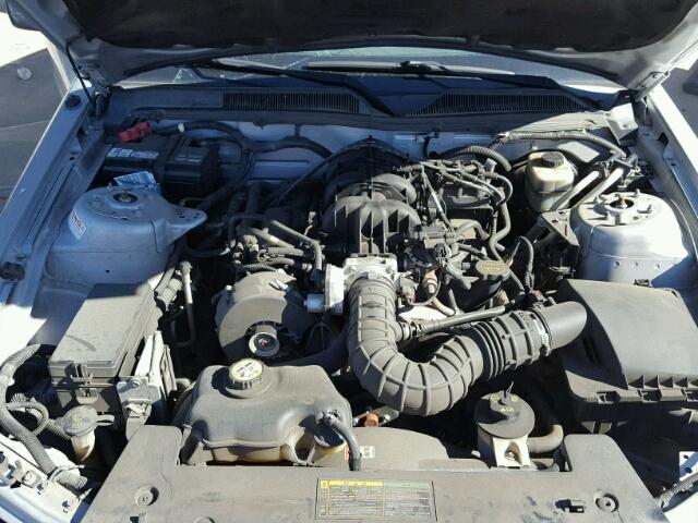 1ZVFT80N555108987 - 2005 FORD MUSTANG SILVER photo 7