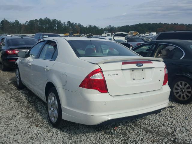 3FAHP0HA0AR185928 - 2010 FORD FUSION SE WHITE photo 3