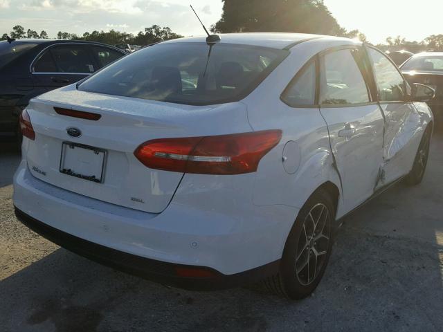 1FADP3H26HL322744 - 2017 FORD FOCUS SEL WHITE photo 4