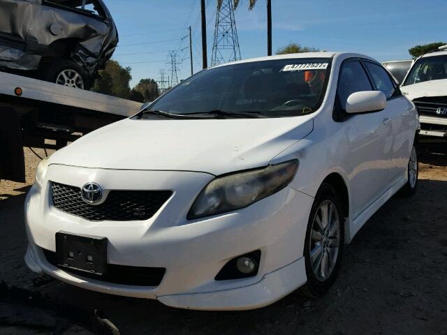 1NXBU4EE1AZ304825 - 2010 TOYOTA COROLLA BA WHITE photo 2