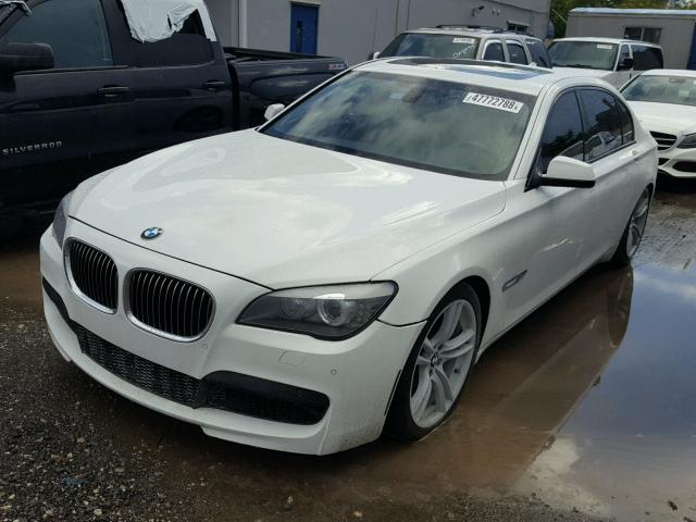 WBAKB8C5XCC963979 - 2012 BMW 750LI WHITE photo 2