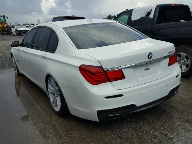 WBAKB8C5XCC963979 - 2012 BMW 750LI WHITE photo 3
