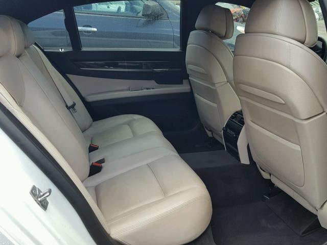 WBAKB8C5XCC963979 - 2012 BMW 750LI WHITE photo 6