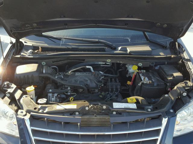 2A8HR54PX8R815121 - 2008 CHRYSLER TOWN & COU BLUE photo 7